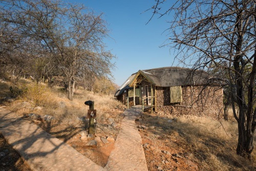 Ongava Lodge kamer buiten